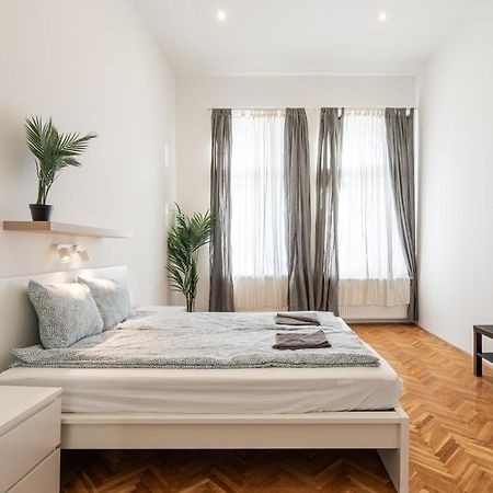 Luxurious Downtown Family Suite Budapest Luaran gambar